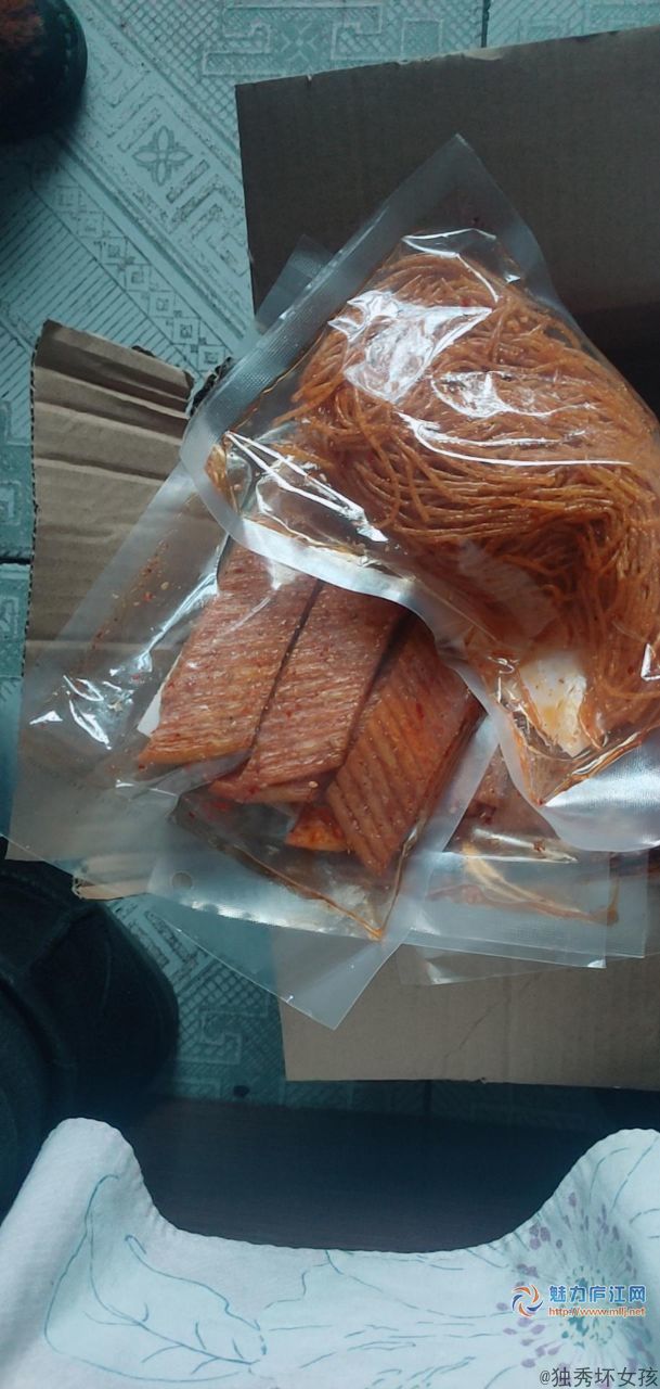 晒出你手机里最舍不得删除的照片#最舍不得删的就是这个辣条了,每次