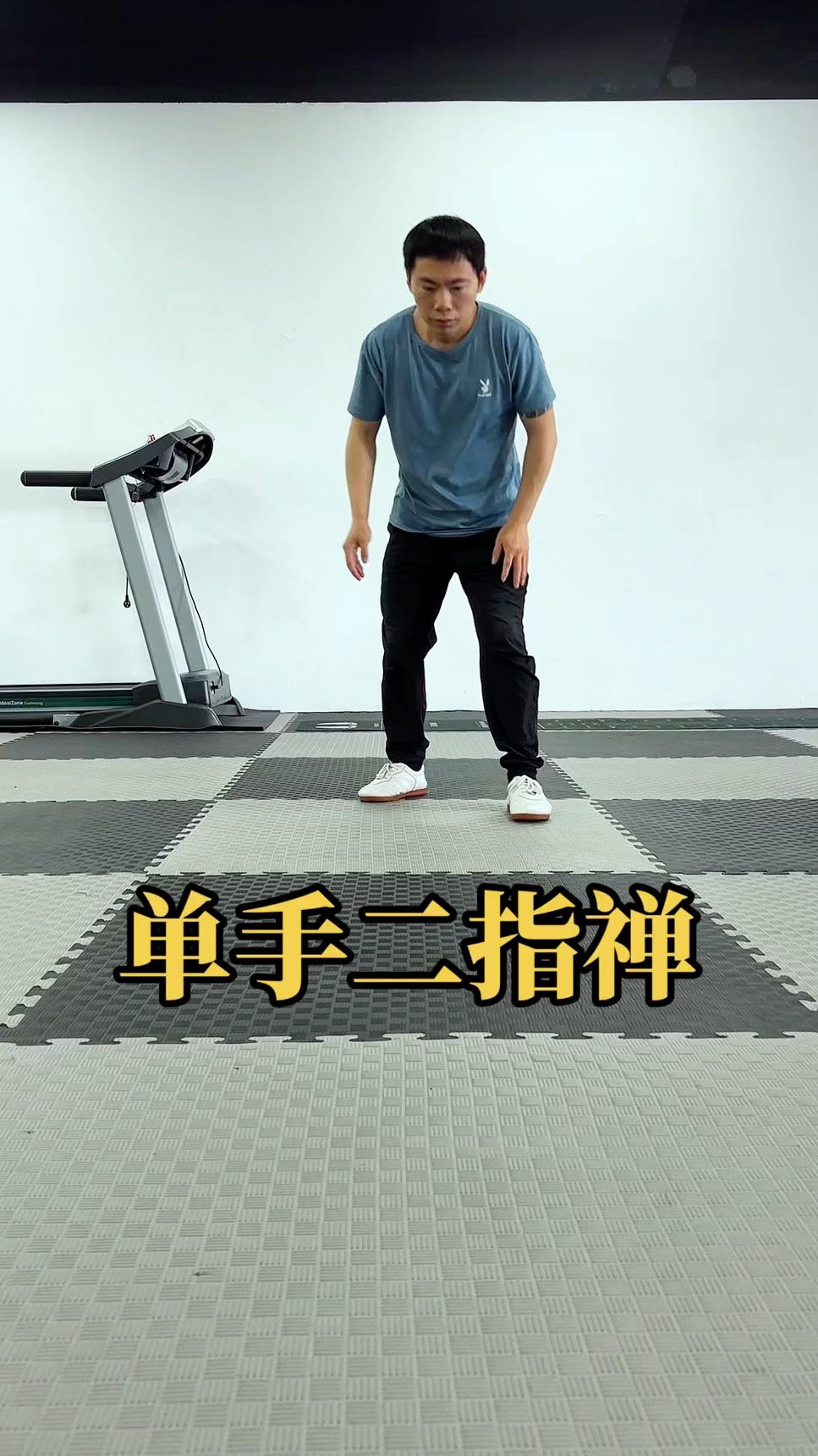 心灯照处，自有天地神明！

在岁月的褶皱里，总有些超越认知的力量悄然流转。有人在绝境逢生时，看见菩萨低垂的慈悲眼眸；有人在迷茫困顿中，听见道韵如风拂过心田。神仙佛道，或许不是具象的形体，而是根植于万物的善意与光明，是无数人在至暗时刻依然紧握的希望火种。

他们化作山间晨雾中的禅音，藏在陌生人温暖的援手间，沉淀在每一次与自我和解的顿悟里。这股正能量从未缺席，它如月光穿透云层，如春风唤醒冻土，让破碎的信念重获生机，让疲惫的灵魂得以栖息。无需远行寻觅，当你心怀赤诚与善意，便能感知到神明的垂爱、佛陀的指引、道韵的滋养——原来光明一直都在，在每一次向善而行的脚步中，在每颗向往澄明的心灵深处。