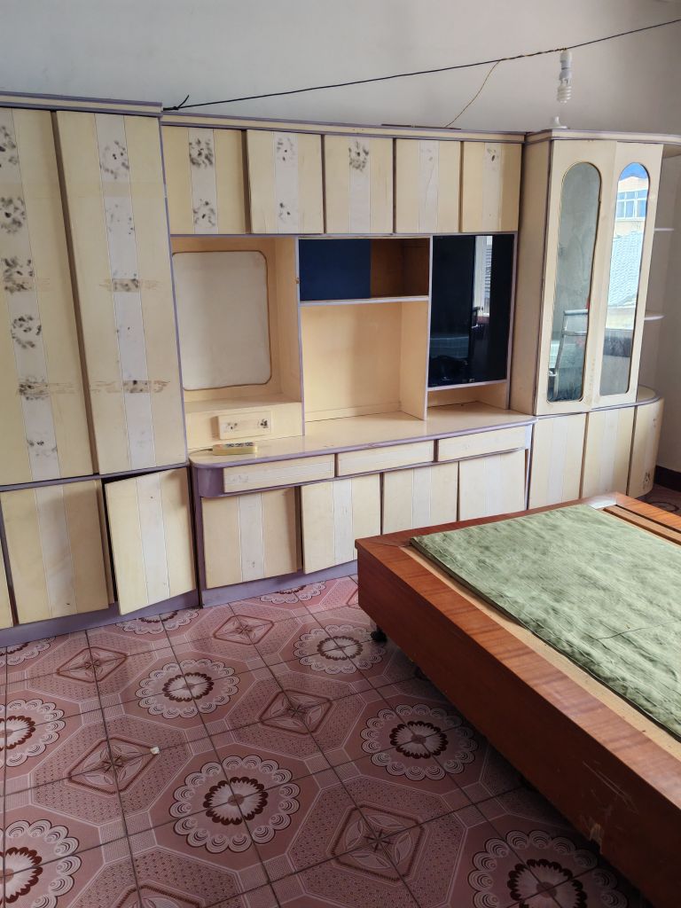 房屋出租，中医院大院内，一套房子78平方，家电齐全，拎包即住，环境优雅，交通方便，需要联系电话13865229710