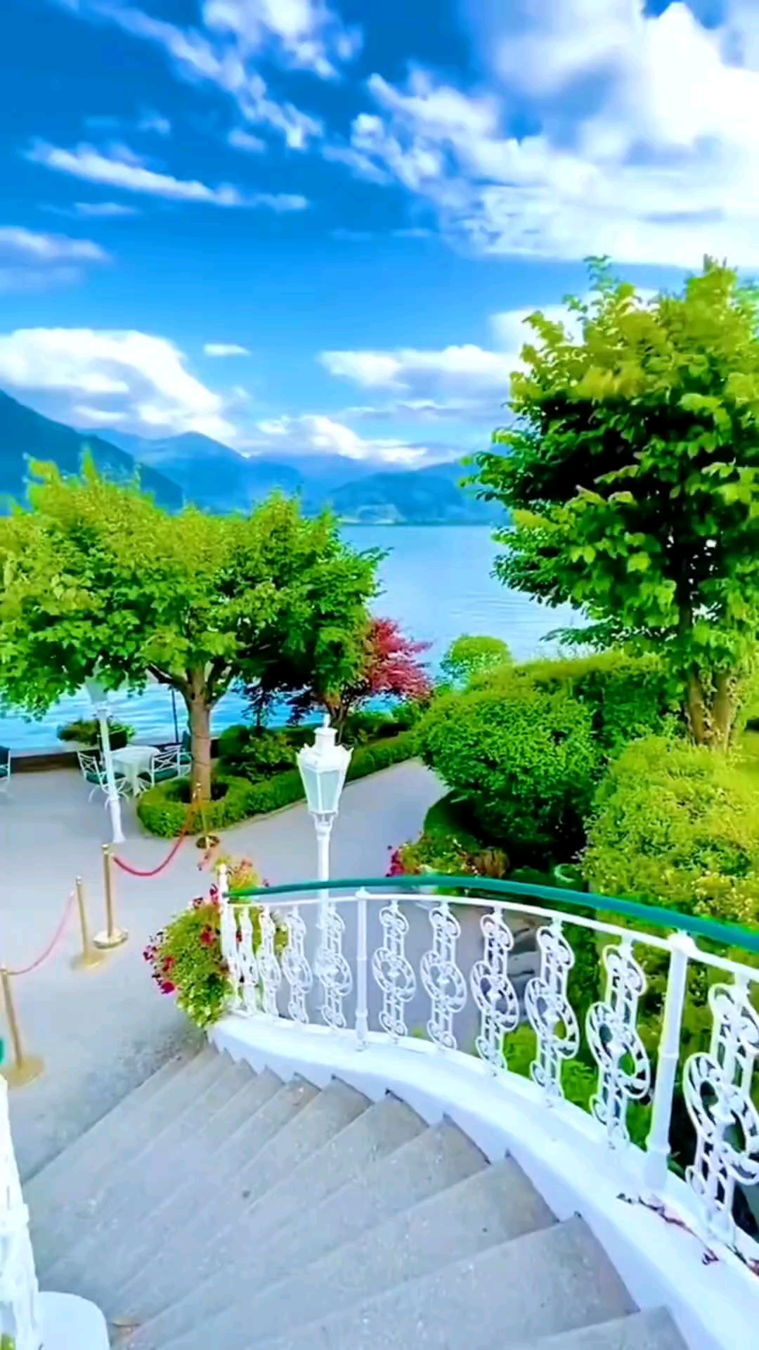 今天是7月5日星期六，农历六月十一，早安！人生可能会苦一阵子，但绝对不会苦一辈子，活着不要想太多，一切顺其自然就好，生活过着过着，就会有答案，努力走着走着，就会有温柔的着落，只要不生病，家人健康平安，钱慢慢赚就好！