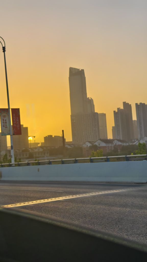 求租：
城西新村，桂花苑，单间500左右